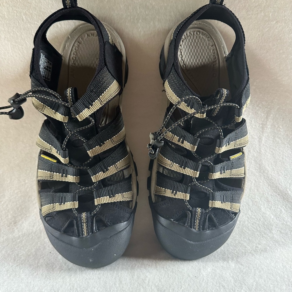 Keen Men’s Newport H2 Black/Stone Grey Sandals Size 12